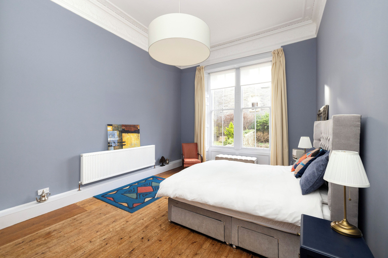 Bedroom 5, Spacious 2-Bedroom Ground Floor Flat, Edinburgh