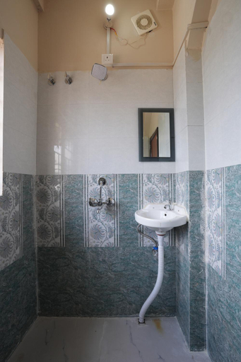 Bathroom 4, Hotel Johar Inn, Ranchi