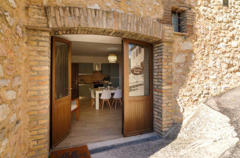 Kitchen 4, Casa Olivetta, Perugia