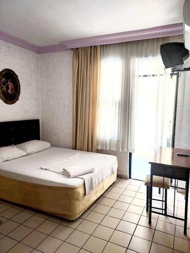 Bedroom 2, Kleopatra Hotel, Alanya