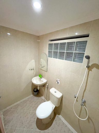 Bathroom 5, Hotel Besar Purwokerto, Banyumas