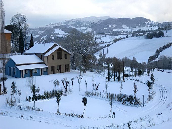 Others 2, Le Calvie, country house, Macerata