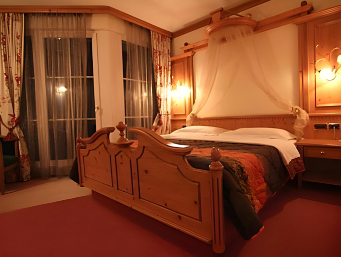 Bedroom 3, Hotel Comfort Erica Dolomiti Val d'Adige, Bolzano