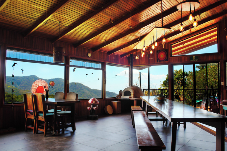 Food & Drinks 3, Camino Nuevo Monteverde, Puntarenas