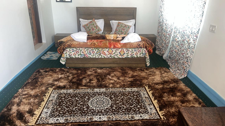 Bedroom 3, Al Mubeen, Srinagar