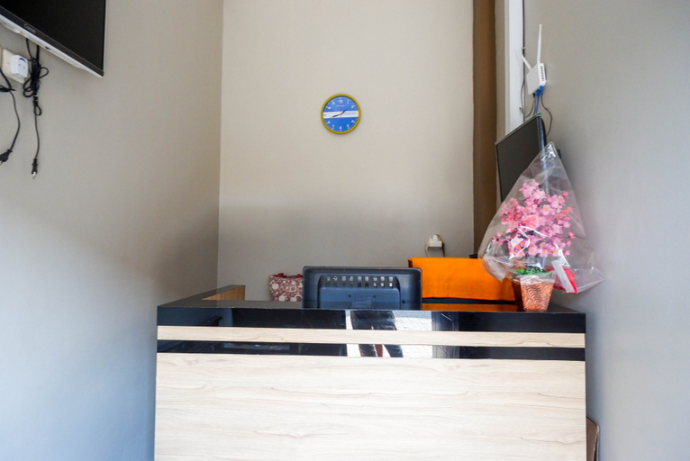 Bedroom 4, Urbanview Hotel near Alun Alun Tegal, Tegal