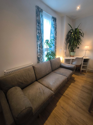 3, Heathrow luxury stay, London