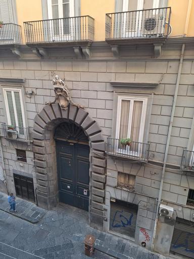 Others 5, Donna Rita, Napoli