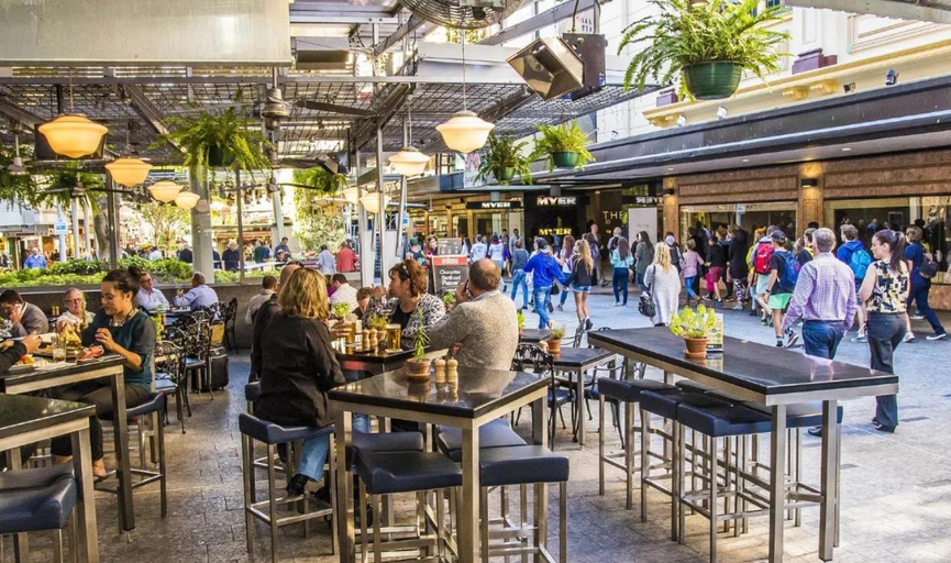 Food & Drinks 3, CBD/South Bank-5BR House  3.5Baths Aircon 3Carpark, Brisbane