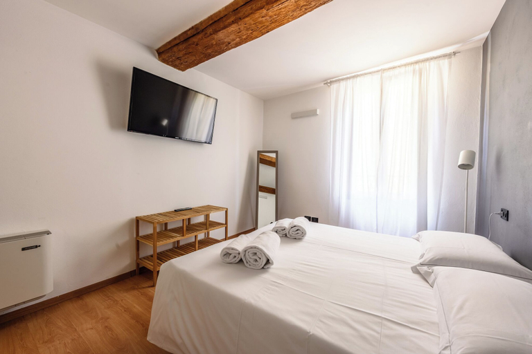 Bedroom 3, Emilia Studios 5, Modena