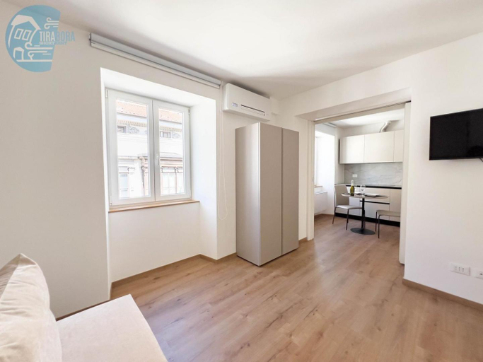 Others 2, Palazzo Saba Tirabora Short Rent, Trieste