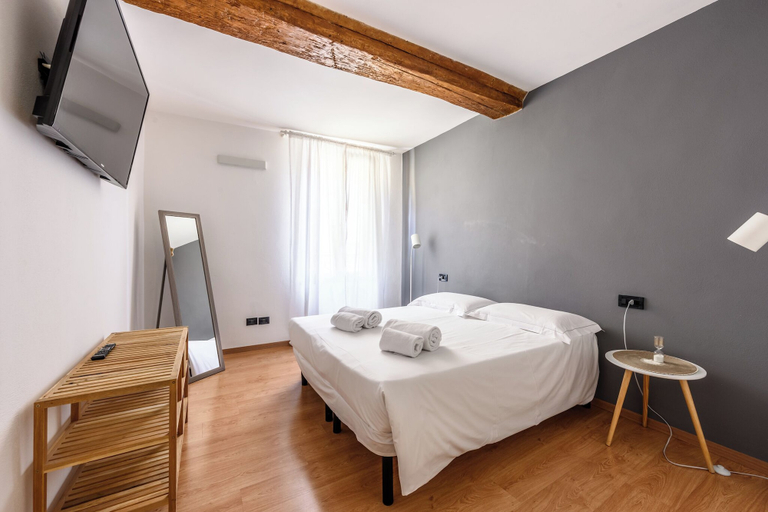 Bedroom 2, Emilia Studios 5, Modena
