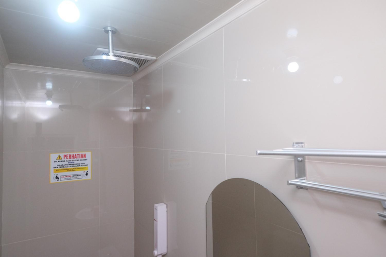 Bathroom 7