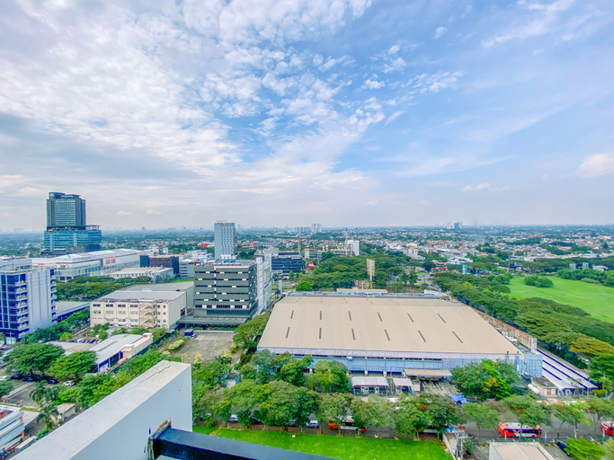 Minimalist Comfy Studio Apartment at Tree Park City BSD By Travelio