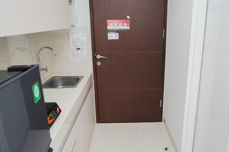 Others 2, Elegant and Relaxing Studio Apartment at Springwood Residence By Travelio, Tangerang