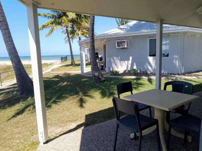 Others 4, Sea View Villa. 2 bedroom. Sleeps 4. Free WIFI, Mackay - Pt A