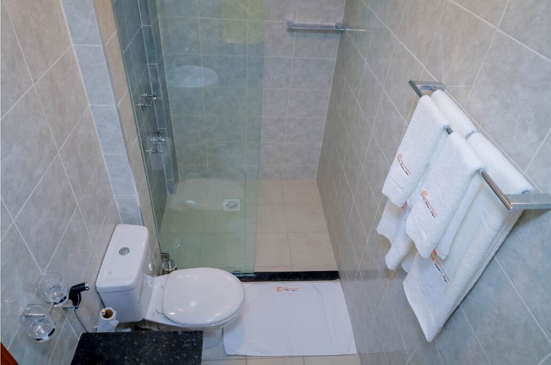 Bathroom, Clayton Luxury Suite, Machakos Town