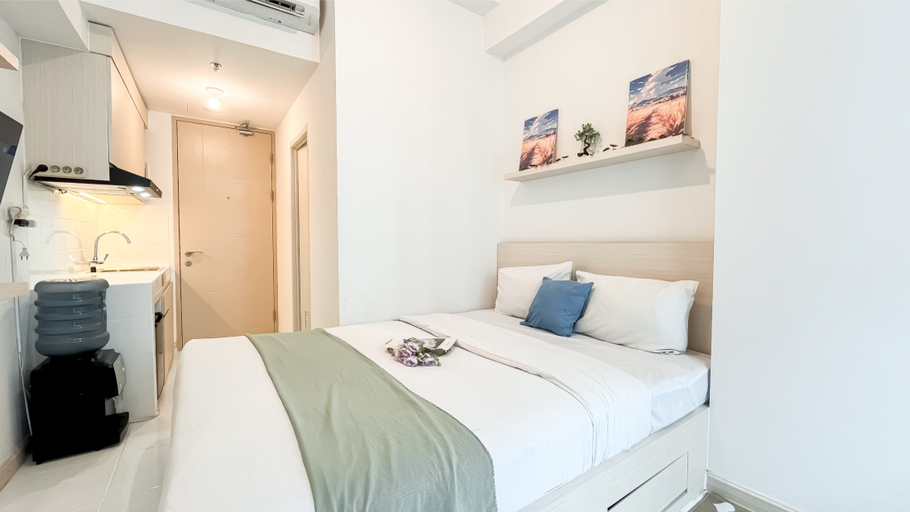Bedroom 4, Comfy and Best Deal Studio Apartment Tokyo Riverside PIK 2 By Travelio, Tangerang