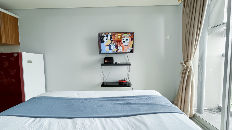 Bedroom 2, Nice and Cozy Studio Room Apartment Serpong Greenview By Travelio, Tangerang Selatan