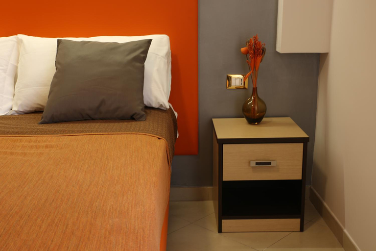 Bedroom 2, All Seasons, Roma