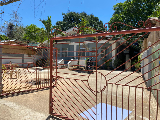 Exterior view 2, Em's Homestay, Coron