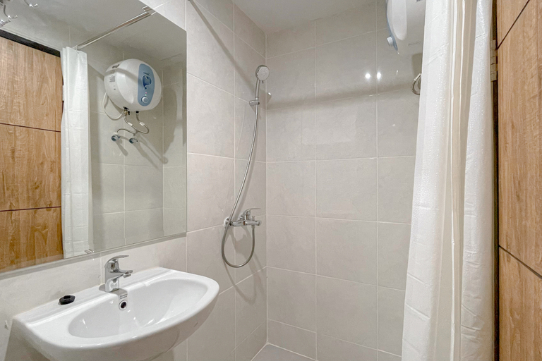 Bathroom 5, Best Studio Apartment Delft Ciputra Makassar By Travelio, Makassar