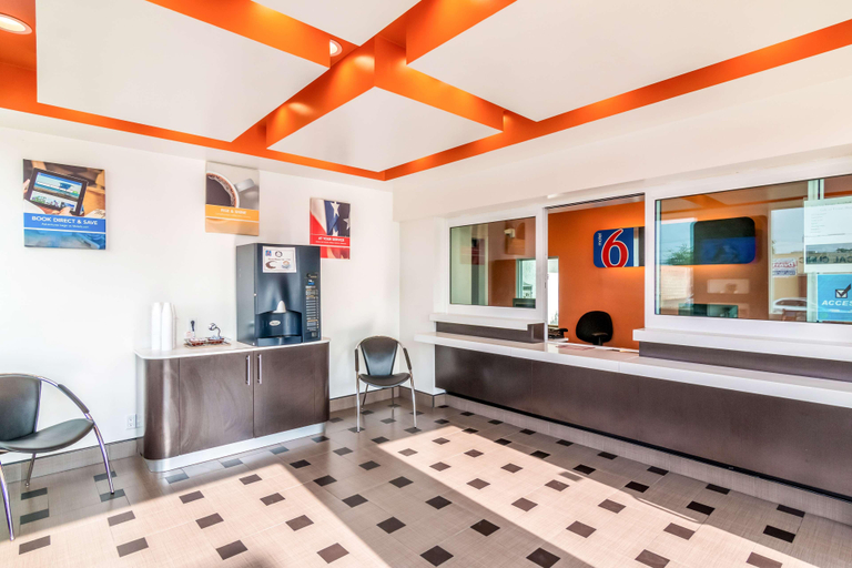 Public Area 2, Motel 6 Los Angeles - Bell Gardens, Los Angeles
