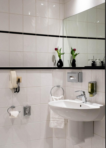 Bathroom 2, Hotel Ottheinrich, Rhein-Neckar-Kreis