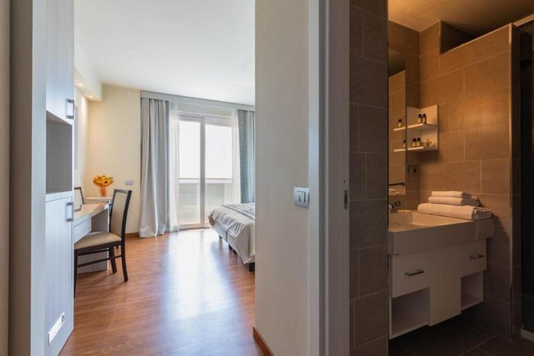 Bedroom 5, Grand Hotel Pietra Ligure, Savona