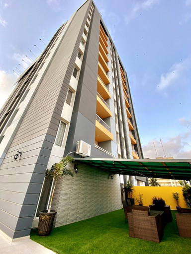Exterior & Views 1, Elegant & Spacious 2br family apt,Sharah e Faisal, Karachi