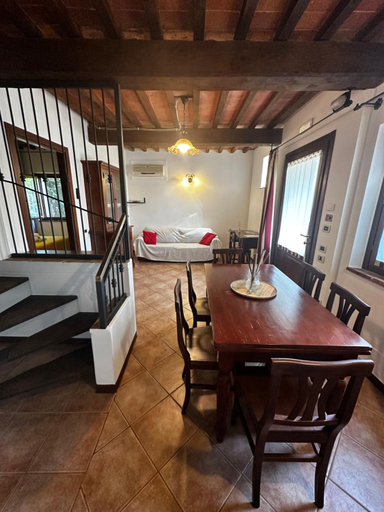 Others 4, Villa Dunya, Siena