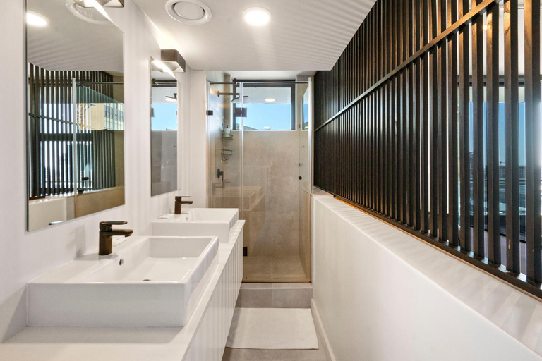 Bathroom 5, The Tokyo Aparthotel by Totalstay, City of Cape Town