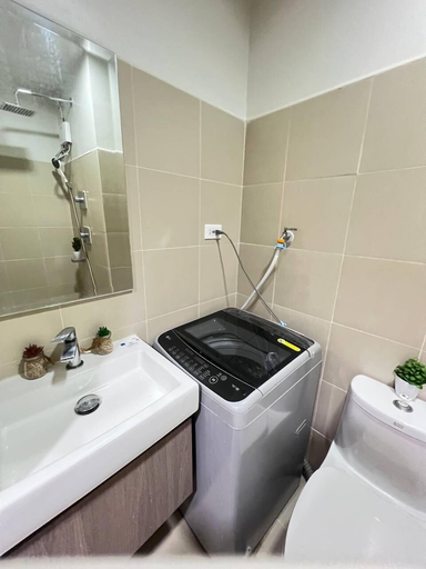 Bathroom 2, Unistay Shore3 Poolview w bal, Pasay City