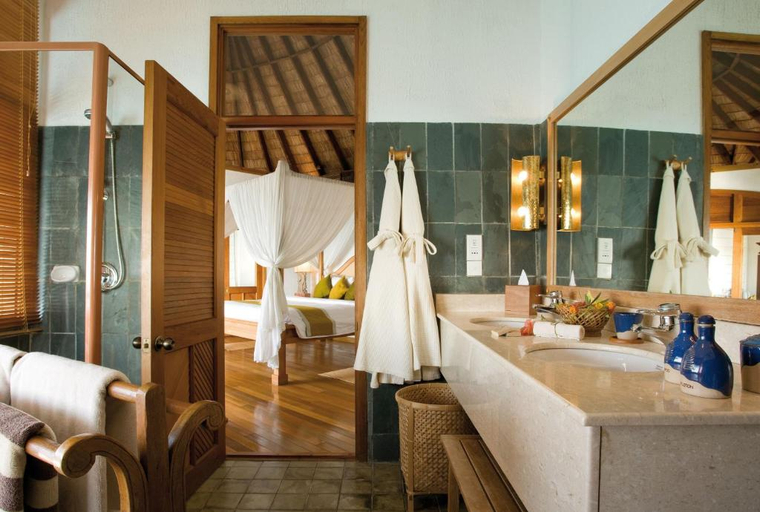 Bathroom 4, Coco Palm Dhuni Kolhu, Baa Atoll