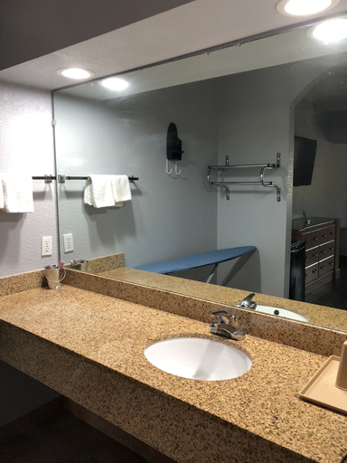 Bathroom 3, Symphony Inn and Suites, Houston