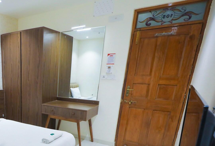Bedroom, Hotel Sudarshan Palace, Latur