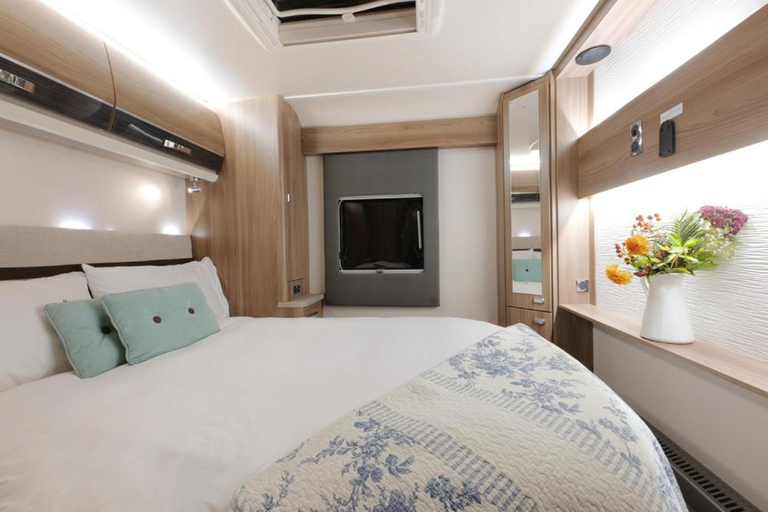 Bedroom, Pinetum Garden Retreats, Cornwall