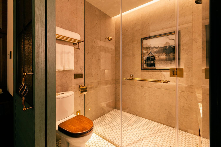 Bathroom 9