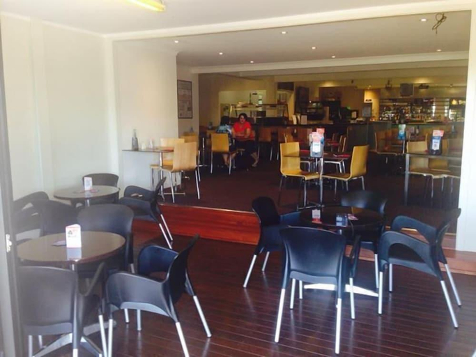 Others 4, Blackwater Hotel Motel, Duaringa