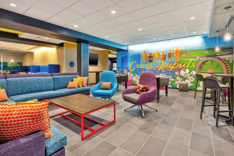 Public Area 3, Tru By Hilton Comstock Park Grand Rapids, Kent
