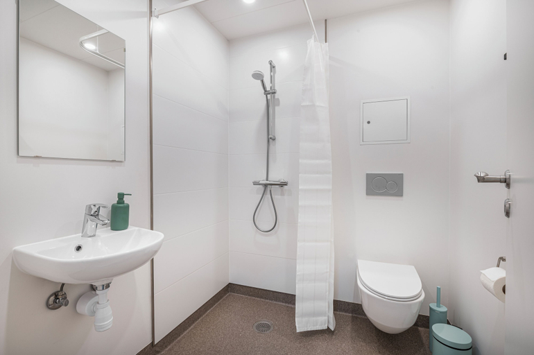 Bathroom 3, Kragsbjerggaard Hotel, Odense