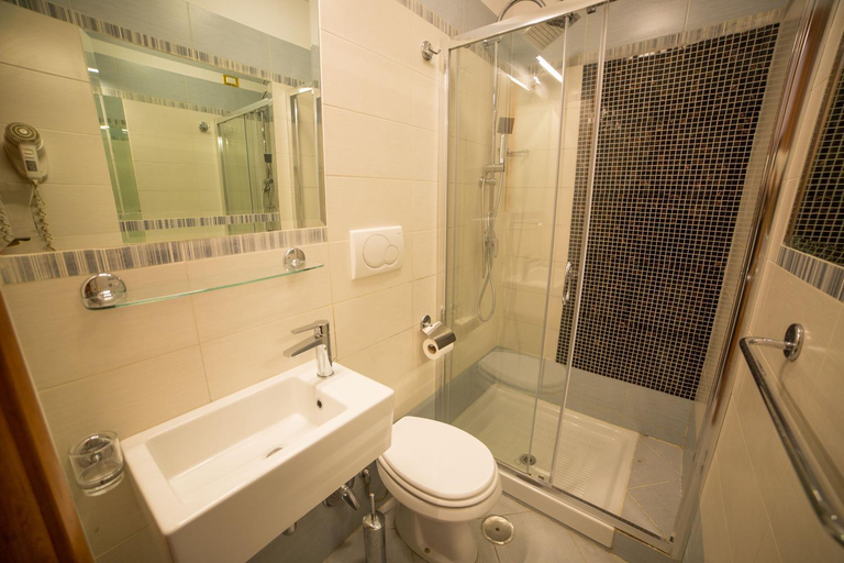 Bathroom 3, All Seasons, Rome