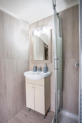 Shower 2, Villa Hanioti Dream seafront, Central Macedonia