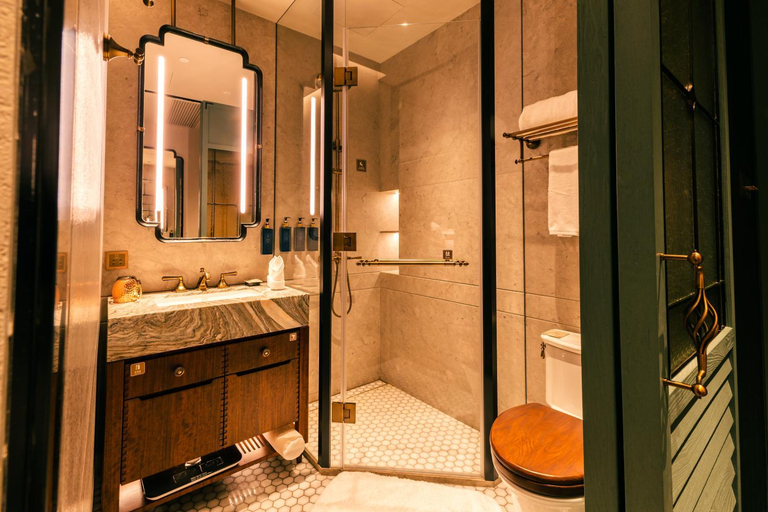Bathroom 10