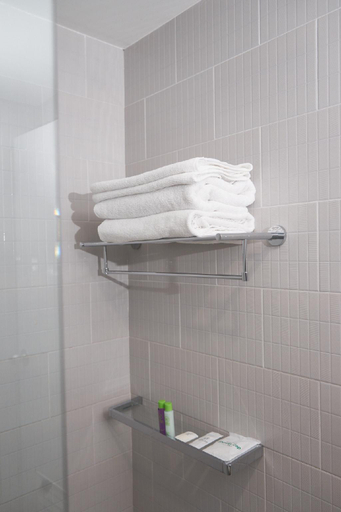 Bathroom 4