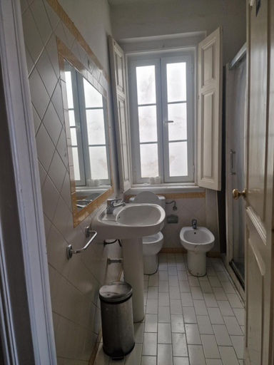 Bathroom 3, D&N Hospedagem Lisboa, Lisbon