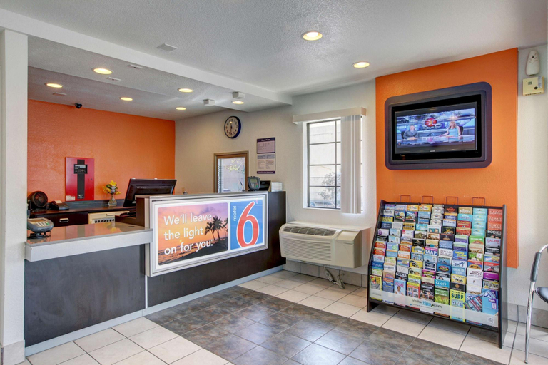 Public Area 2, Motel 6 Bellflower, CA - Los Angeles, Los Angeles