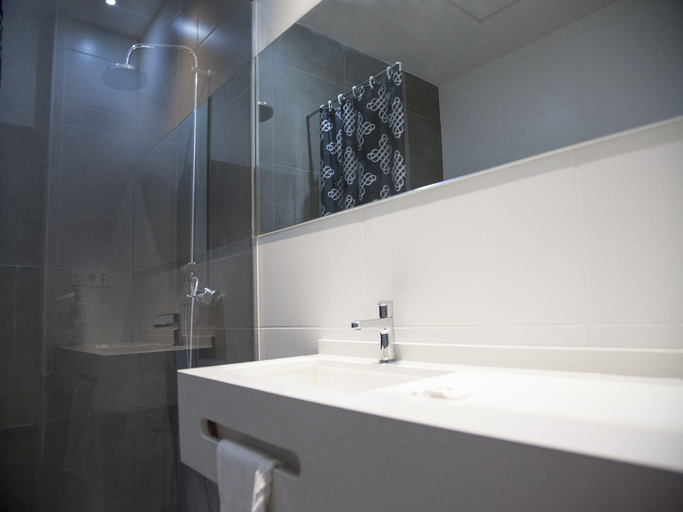 Bathroom 4, Flats Friends Soho Suites, Valencia