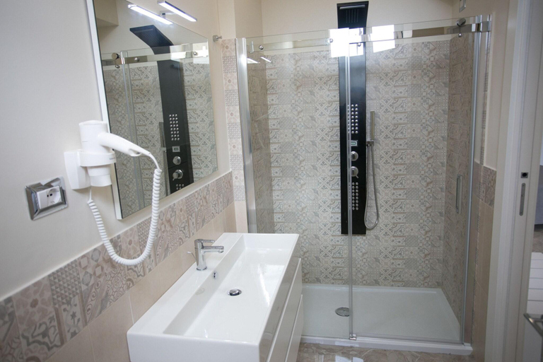 Bathroom 5, Tropea Luxury & Charm, Vibo Valentia