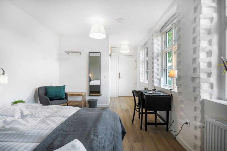 Bedroom 2, Kragsbjerggaard Hotel, Odense